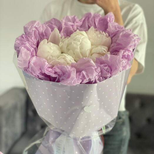 Белые пионы