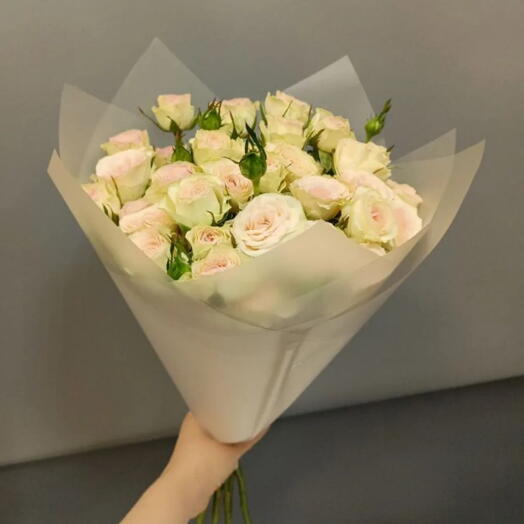 Букет из кустовых роз