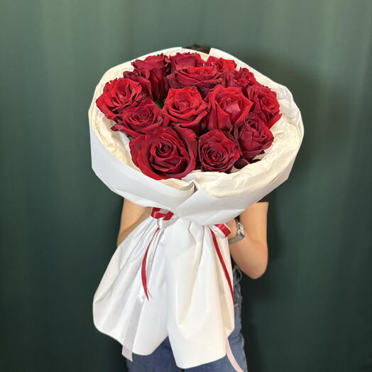 Бордовые розы 15 шт