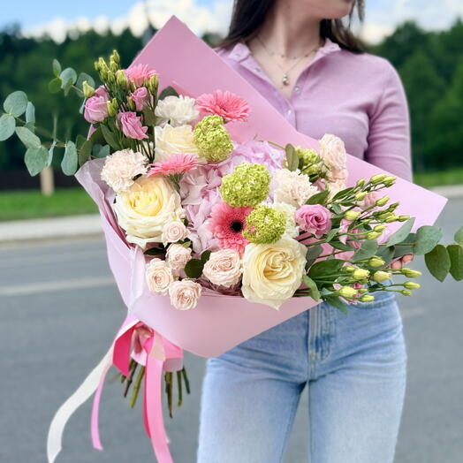 🩷Яркий 🩷 букет , гортензия , кустовая роза , белая роза , розовые герберы