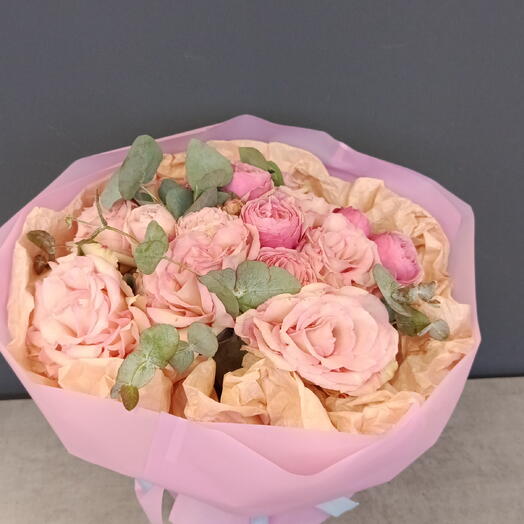 Букет из французских роз и  с кустовыми розами💞