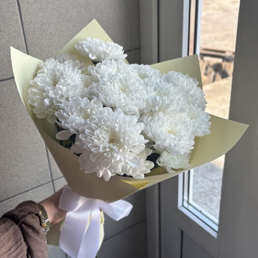 Моно букет из 3 кустовых хризантем 🤍