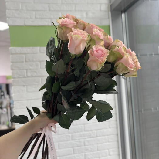 Букет из 15 роз Пинк мондиаль 70см в ленту