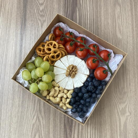 Подарочный набор «Яркость вкусов» 🧺
На пикник , коллегам