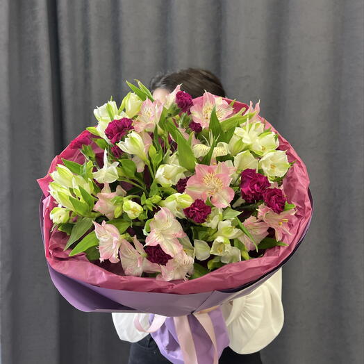 Альстромерия и кустовой диантус 💐