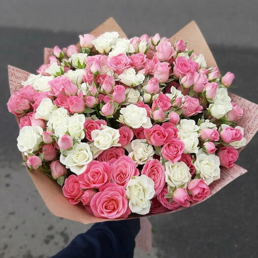 Букетик кустовых роз 35 шт
