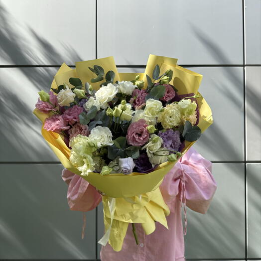 Авторский пышный букет из стойких эустом с ароматным эвкалиптом 💐🌸