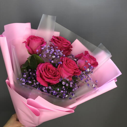 Букет ароматных малиновых роз с эвкалиптом🌸🩷🩷🩷🌸