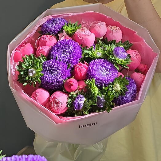 Астры и пионовидные розы 💕