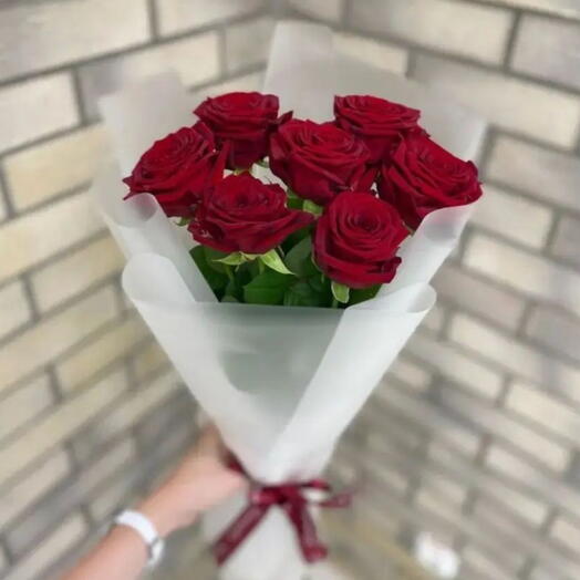Букет с красными розами 7шт