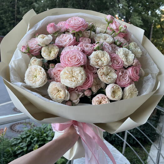 Пионовидные кустовые розы микс