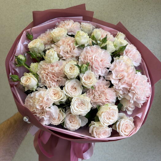 Пионовидные розы и диантус премиум дофаминовый букет🌸🤍