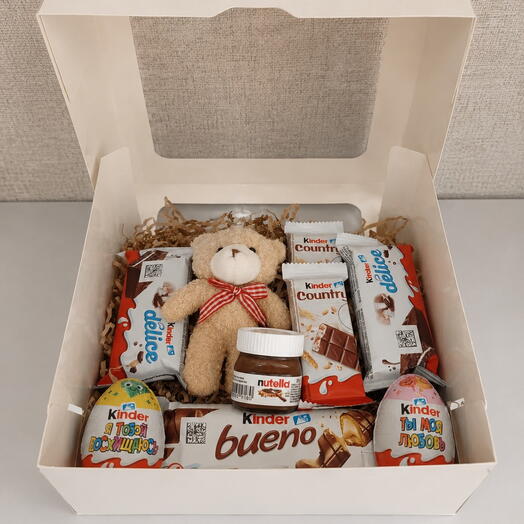 Подарочный бокс с мишкой и сладостями "Kinder Mini"
