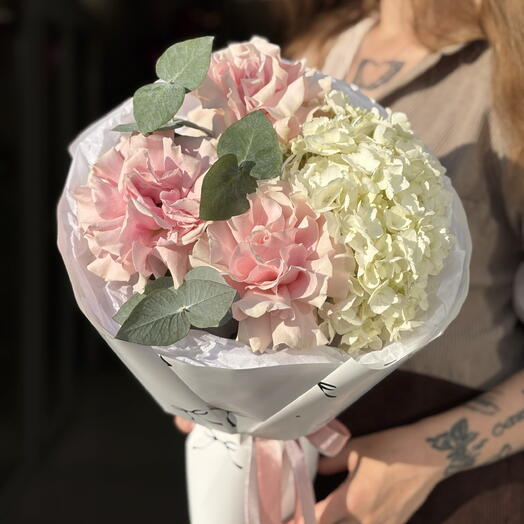 Букет с французскими розами и гортензией 💖
