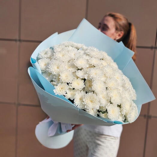 Букет белых хризантем