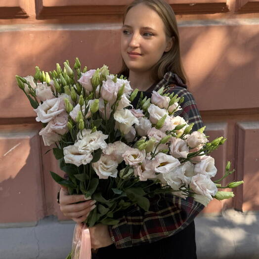 Букет из нежно-розовой эустомы 13 шт