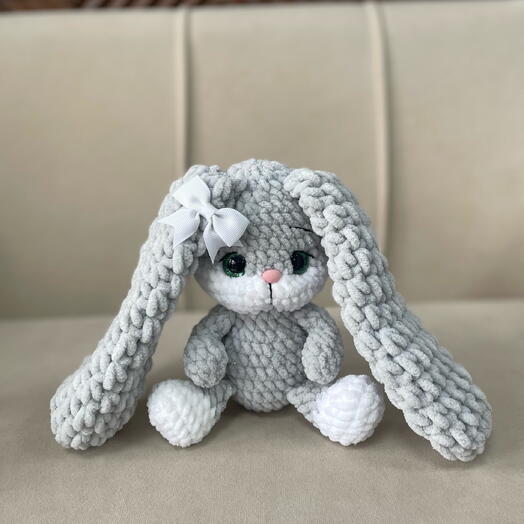 Вязаная игрушка Кролик