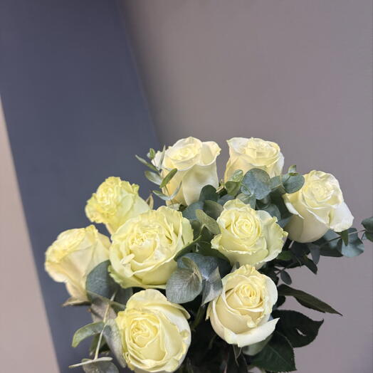 Роза с эвкалиптом
