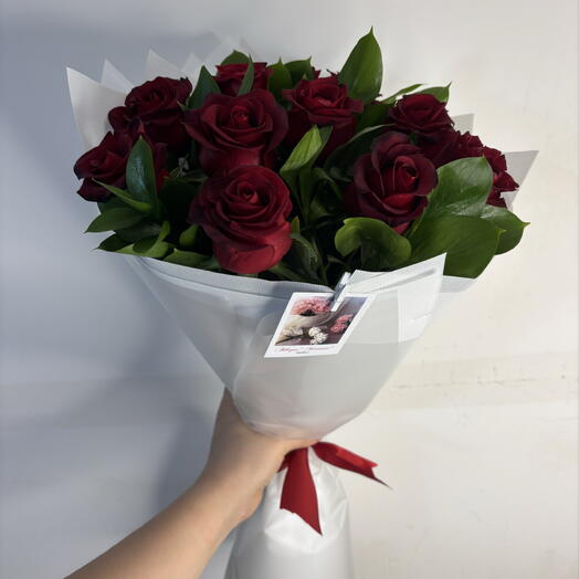 Красные розы 11 штук