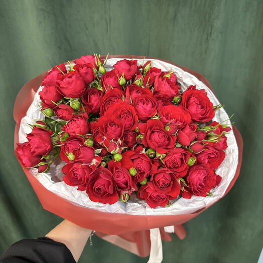 Букет из кустовых роз