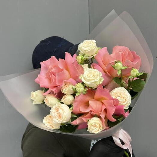 Букет с французскими и кустовыми розами 💝
