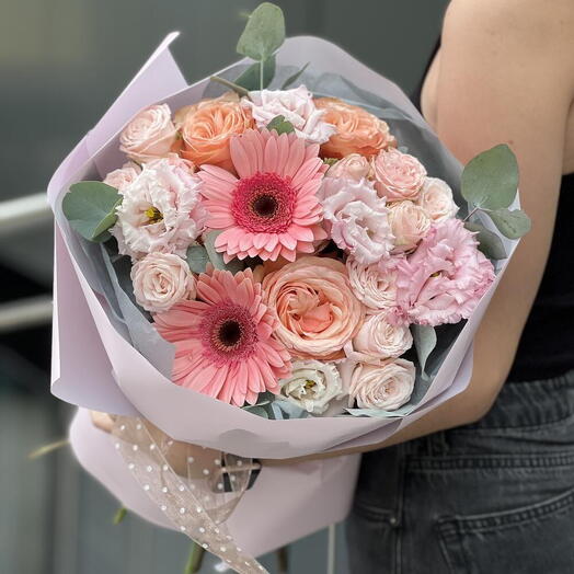 Dolce Vita bouquet of gerberas, Kahala roses, bush roses and eustoma