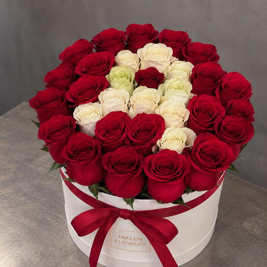 Бокс из 35 роз с любой буквой ️‍🔥🌹