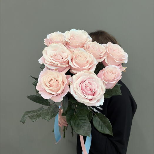 9 нежных роз 60см 🌸🍬