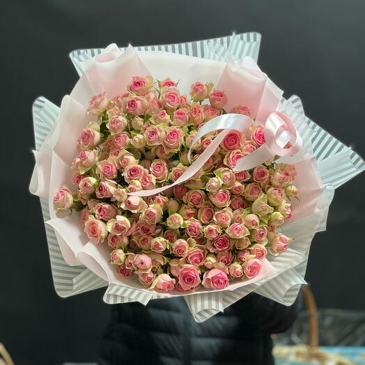 Bouquet of bush roses