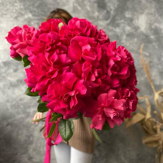 15 rosas carmesí de encaje