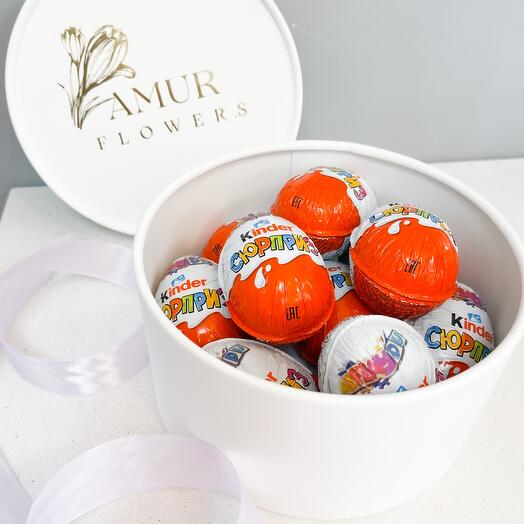 Подарочная коробка с киндер сюрпризом 10шт