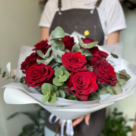 Bouquet of red roses Explorer