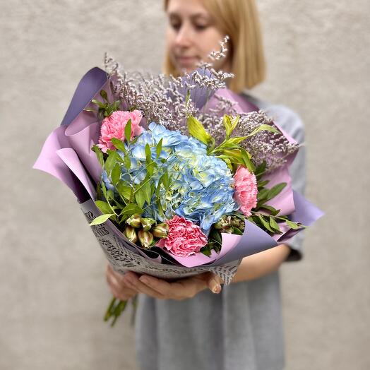 Bouquet with Hydrangea, dianthus and alstroemeria