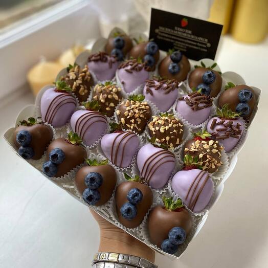 25 fresas en chocolate blanco y con leche