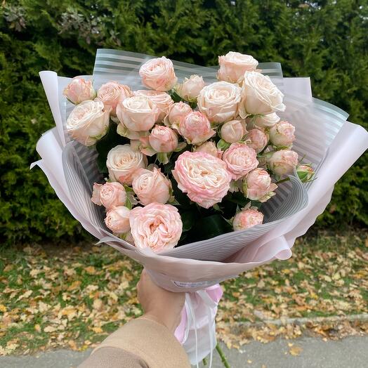 Ramo de rosas peonías