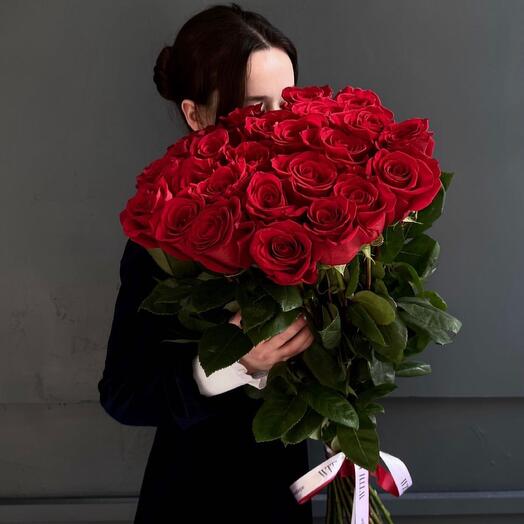 25 red roses