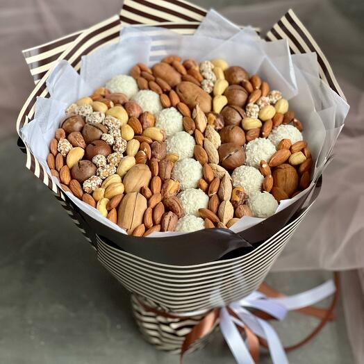 Ramo de Raffaello y nueces