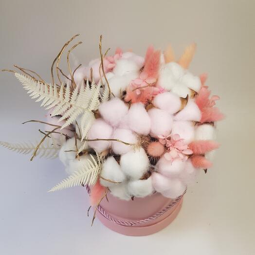 Pink box with cotton and lagurus