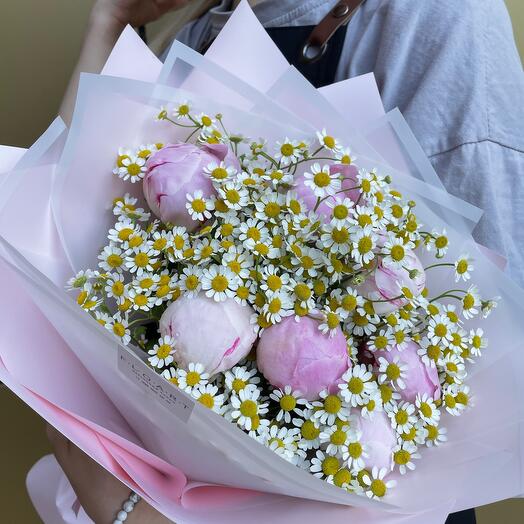 Букет с пионами и ромашкой🌸