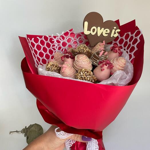 Букет «Love is
