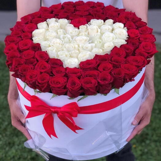 101 Roses in a box