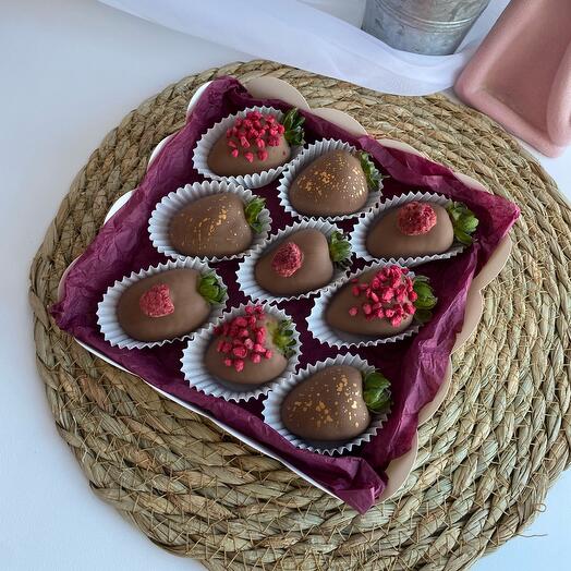 Клубника в шоколаде «Малинка», 9-12 ягод