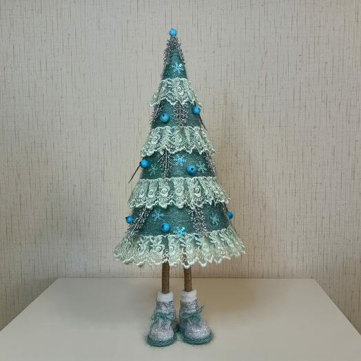 The Christmas tree is a stomp
