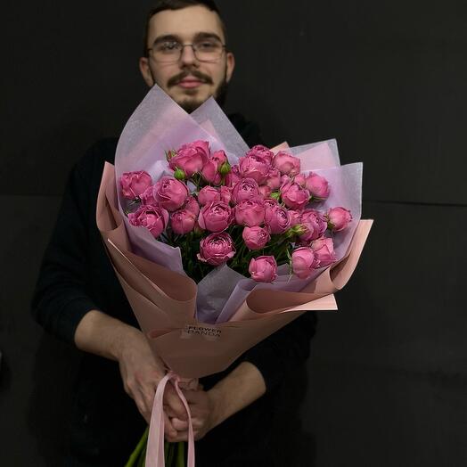 Букет из пионовидной кустовой розы «Мисти Баблс»