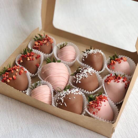 Strawberries in Belgian chocolate "Romantica"