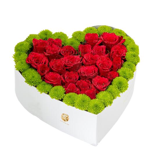 Dublin - Red Roses and Green Button in heart Box