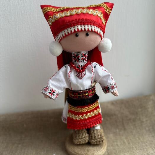 Кукла в национальном костюме