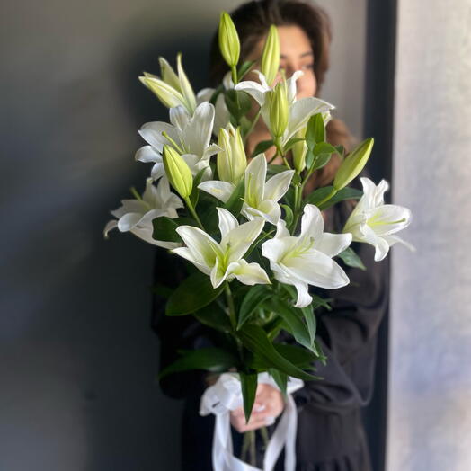 Bouquet of fragrant white lilies