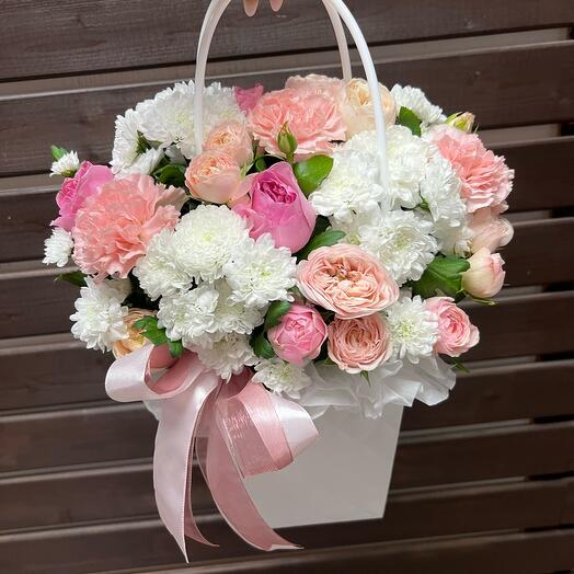 9 rosas blancas con Limonium