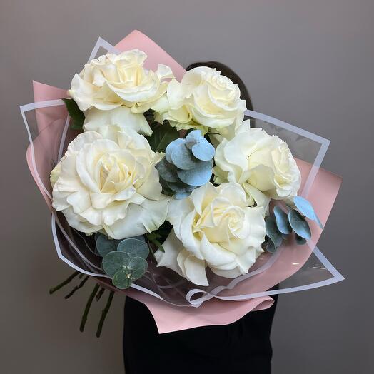 Rosas francesas con eucalipto añadido